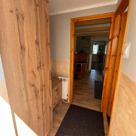 شقة Dom Pod Swierczkiem